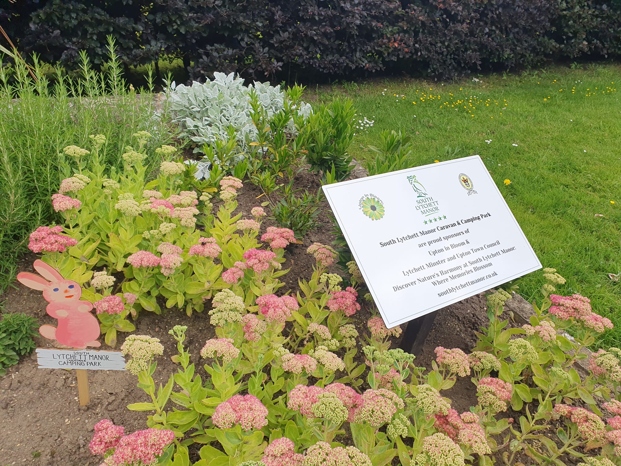 South Lytchett Manor sponsor a display as part of Upton in Bloom
